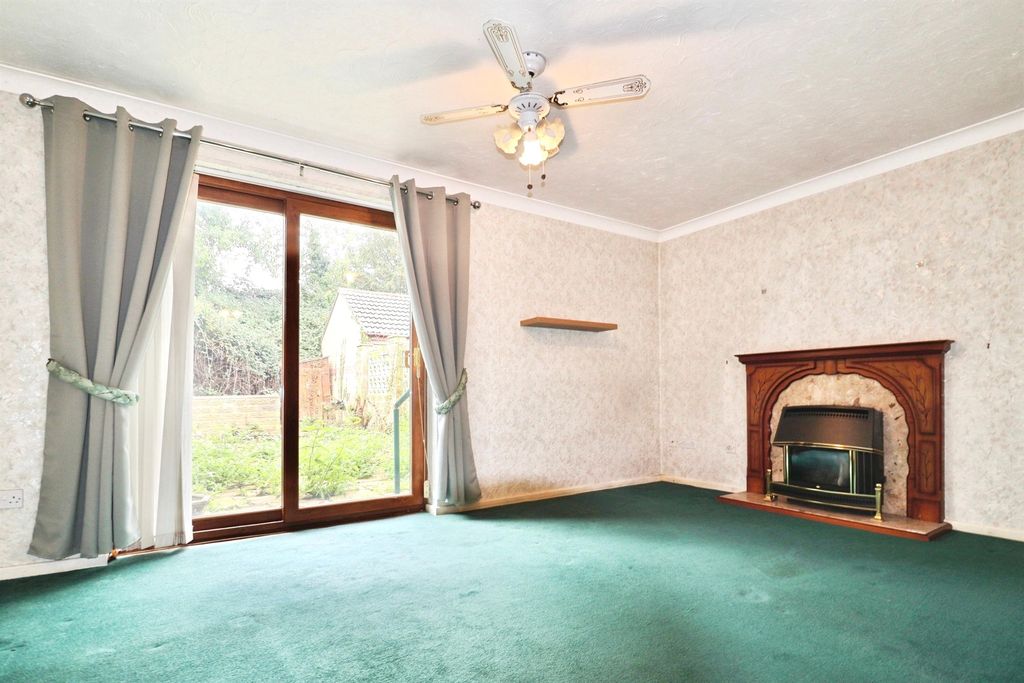 Property photo 2 of 20