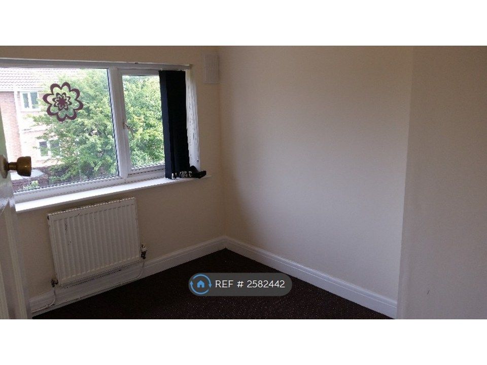 Property photo 2 of 10 Bedroom