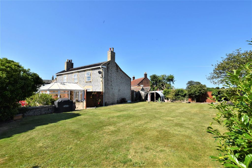 Property photo 2 of 27