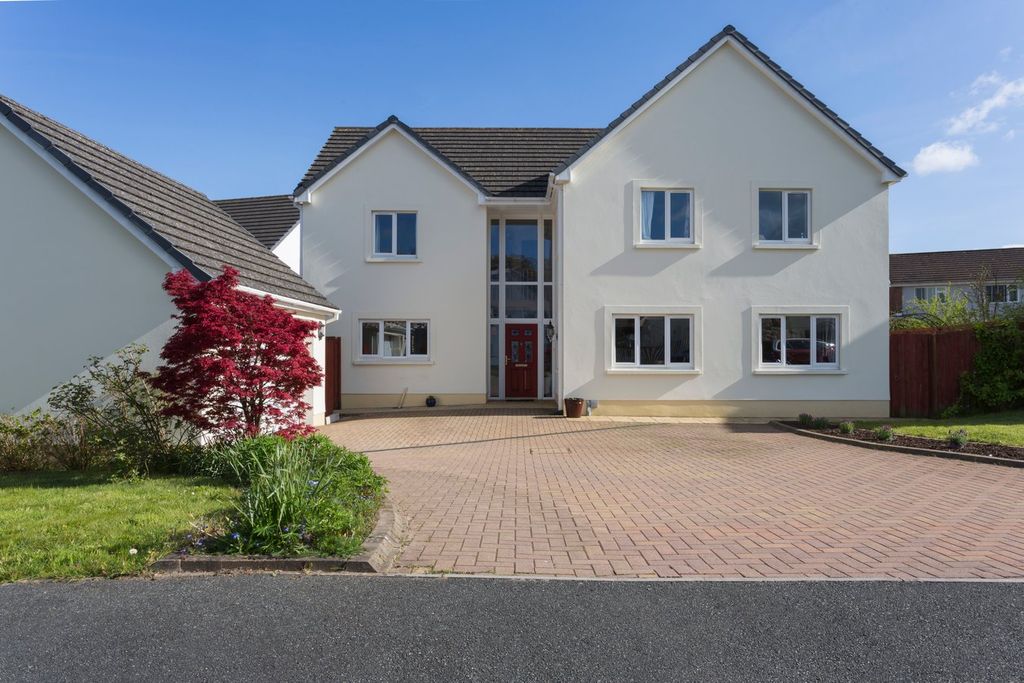 Property photo 1 of 36