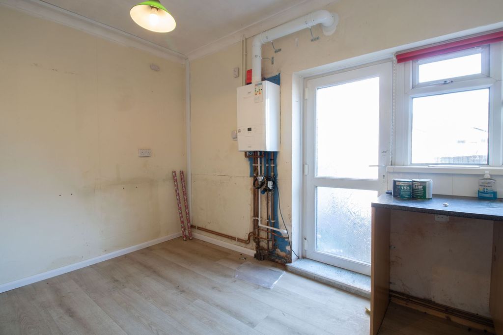 Additional image 10 of 3 bed flat for saleDanygraig Road, Risca NP11