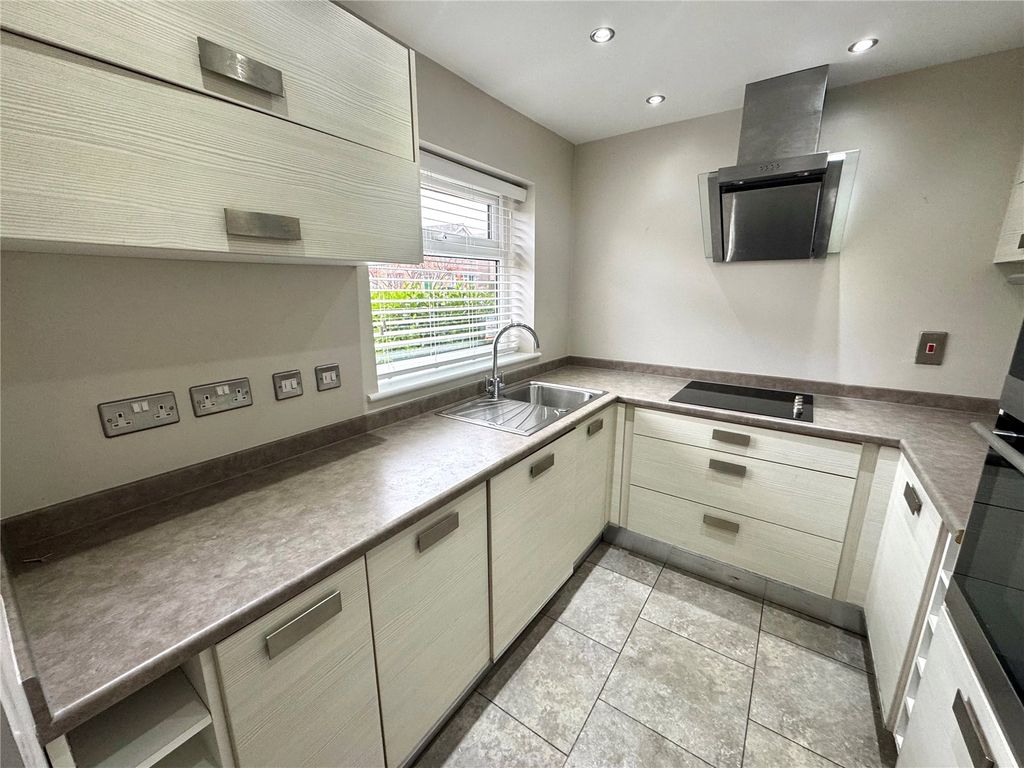 Property photo 2 of 12 Kitchen