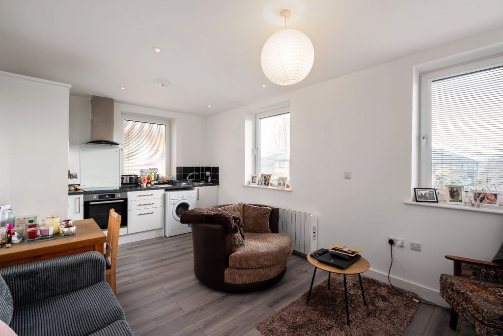 Property photo 2 of 7 Picture 2