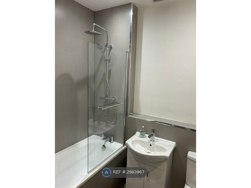 Property photo 3 of 13 Bathroom