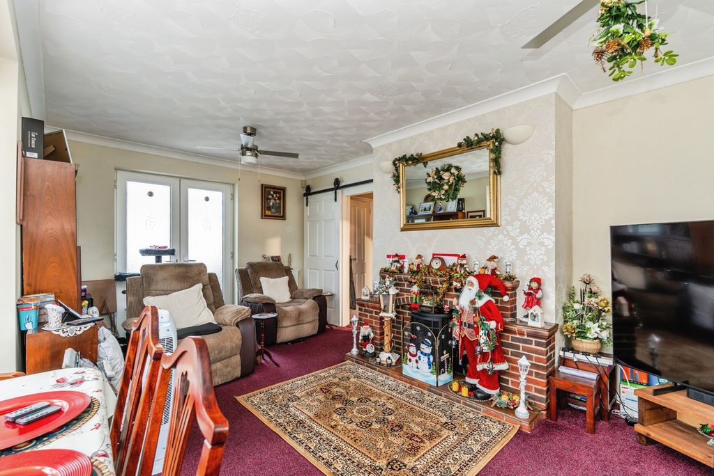 Property photo 3 of 21 Pbox-Img.Jpg