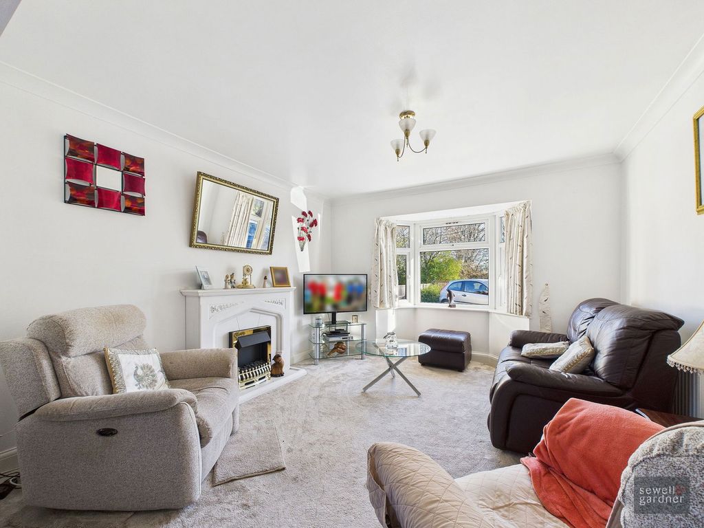 Property photo 3 of 17