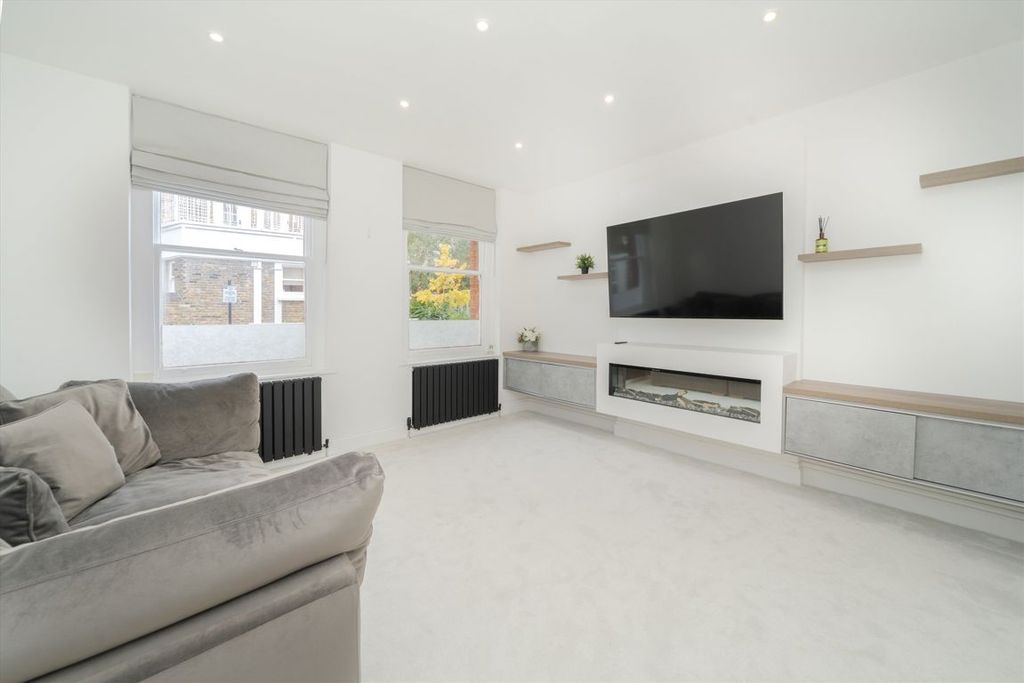 Property photo 2 of 7