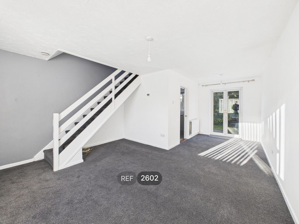 Property photo 2 of 22 Living Room