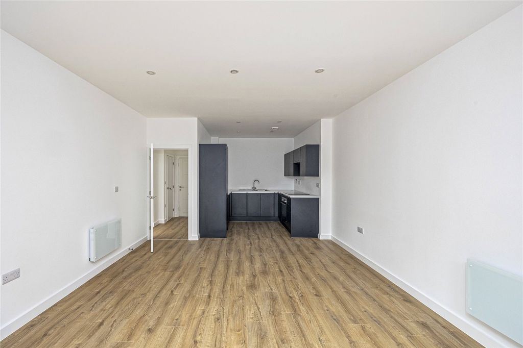 Property photo 2 of 16 Picture 2