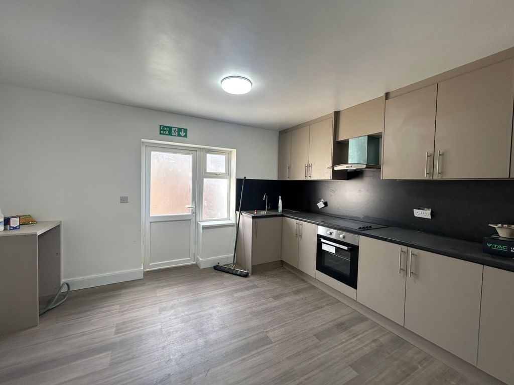 Property photo 2 of 12 Gallery
