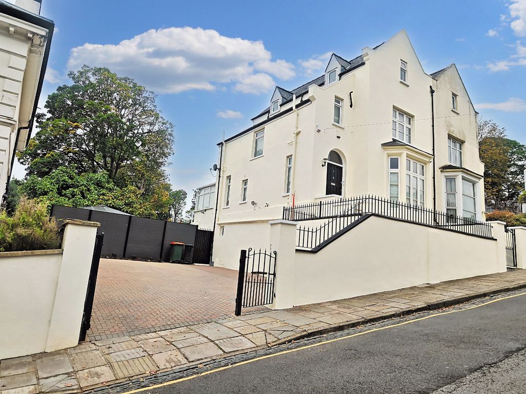 Property photo 1 of 38