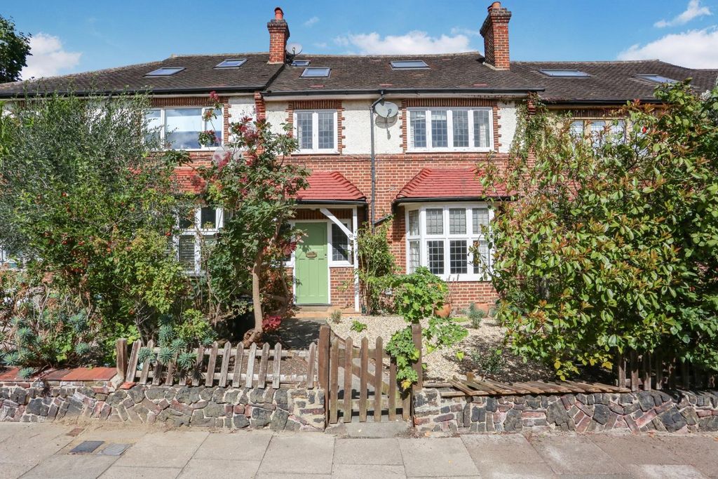 Property photo 1 of 17 1529109980 - 28 Mayford Road, Sw12 - 22.Jpg