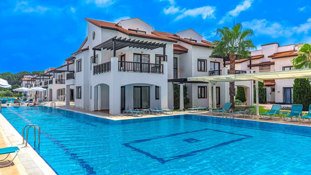 Property photo 2 of 15 Upscale Apartments &amp; Villas  For Sale In Belek, Antalya - Gorgeous Apartment Blocks And Shared Pool