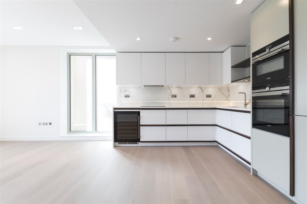 Property photo 2 of 20 Property Photo