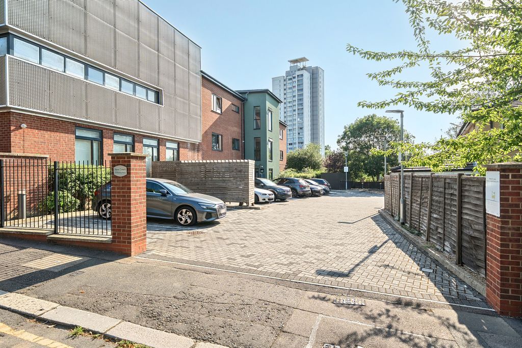 Property photo 1 of 20 External