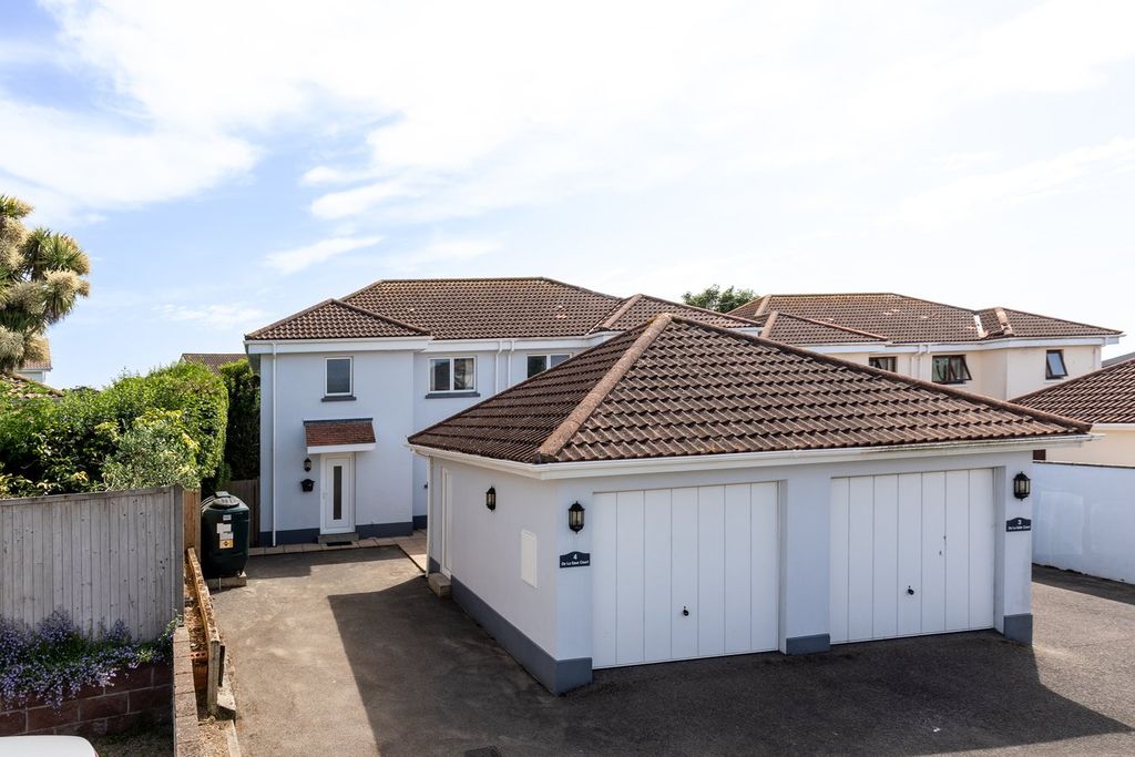 Property photo 1 of 27