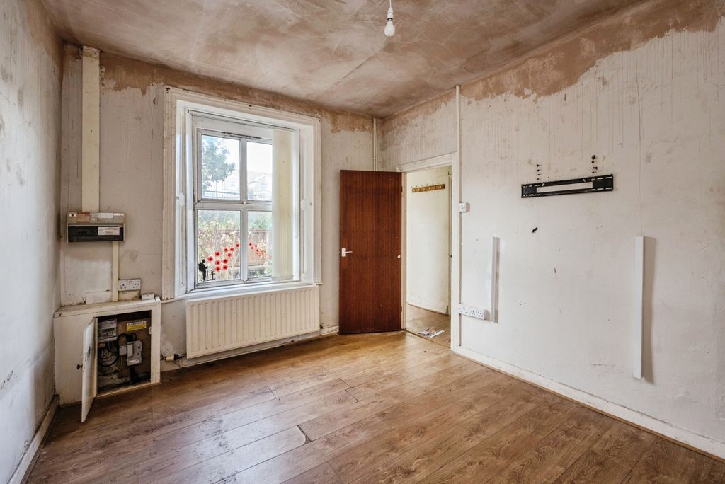 Property photo 3 of 18 Photo