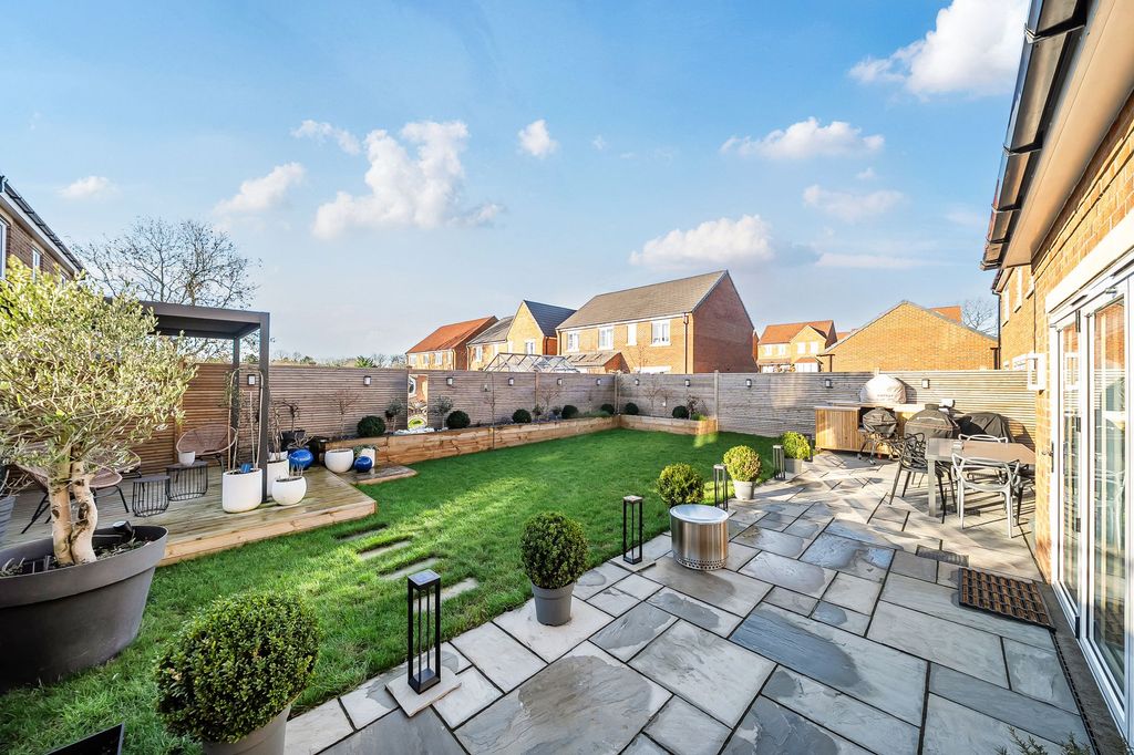 Property photo 3 of 27