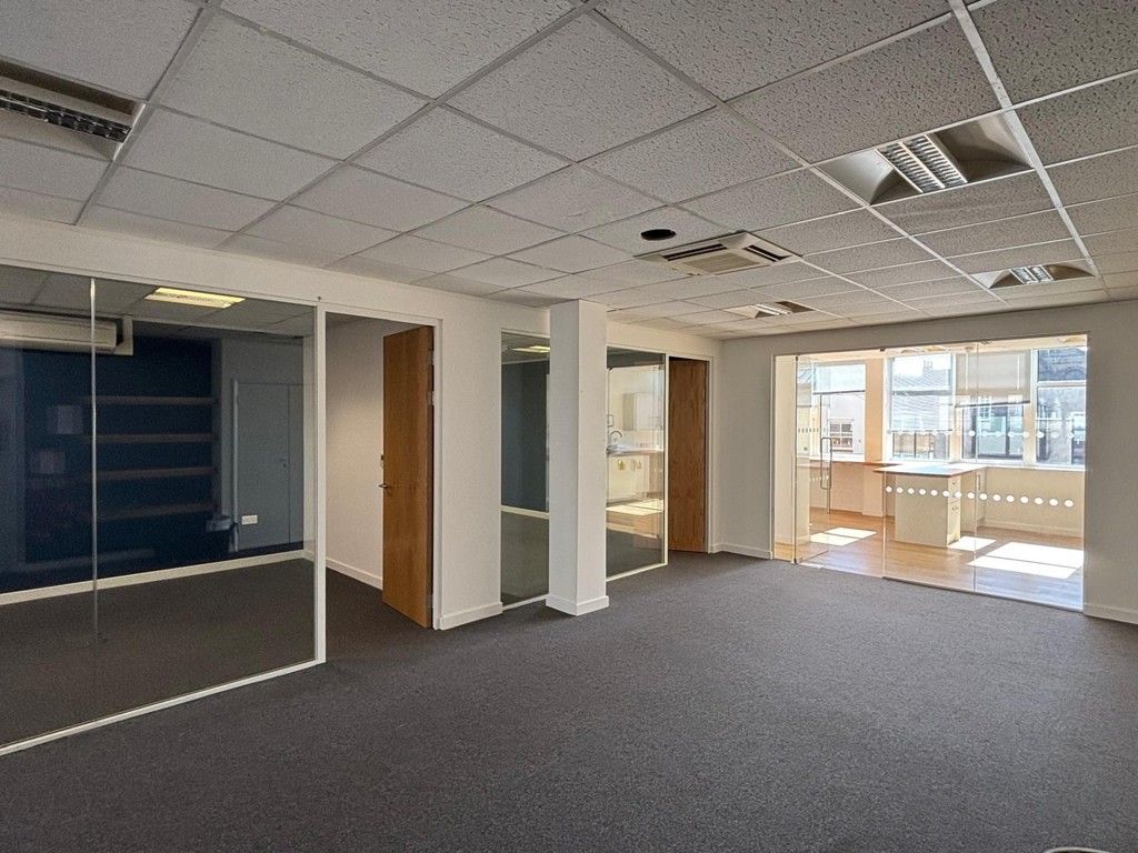 Property photo 3 of 8 Photo 5