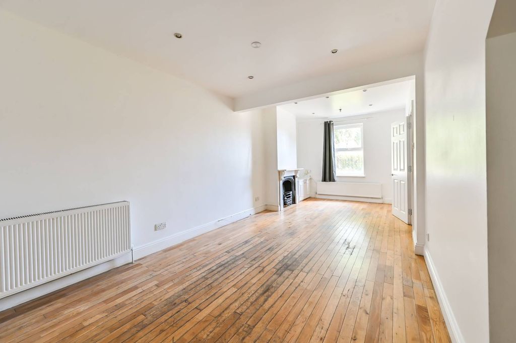 Property photo 3 of 13
