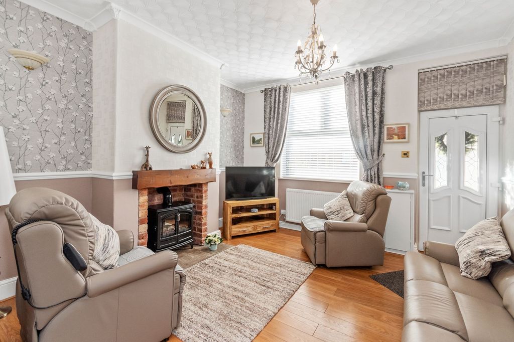 Property photo 2 of 26