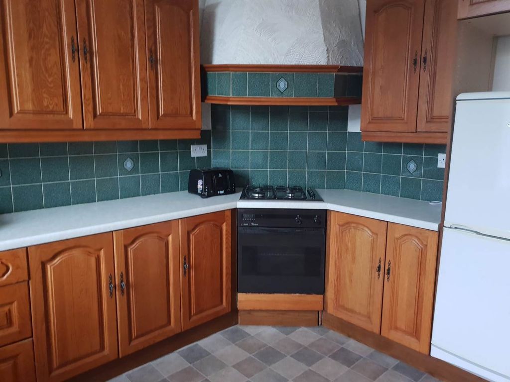 Property photo 3 of 6 Kitchen