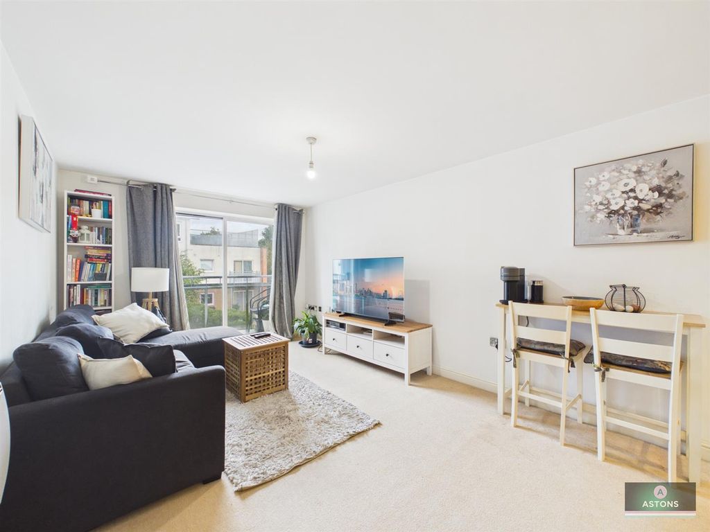 Property photo 3 of 13 Cam02067G0-Pr0428-Still010.Jpg
