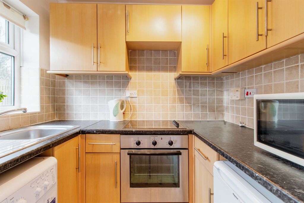 Property photo 3 of 11