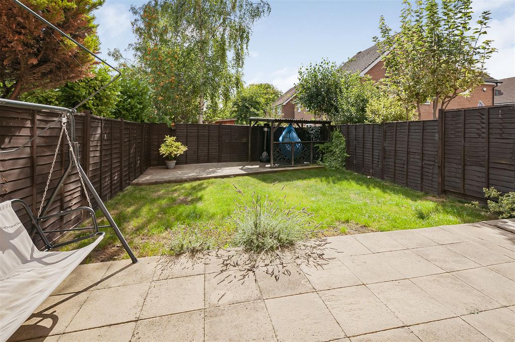 Property photo 3 of 15 65 Captains Close2.Jpg