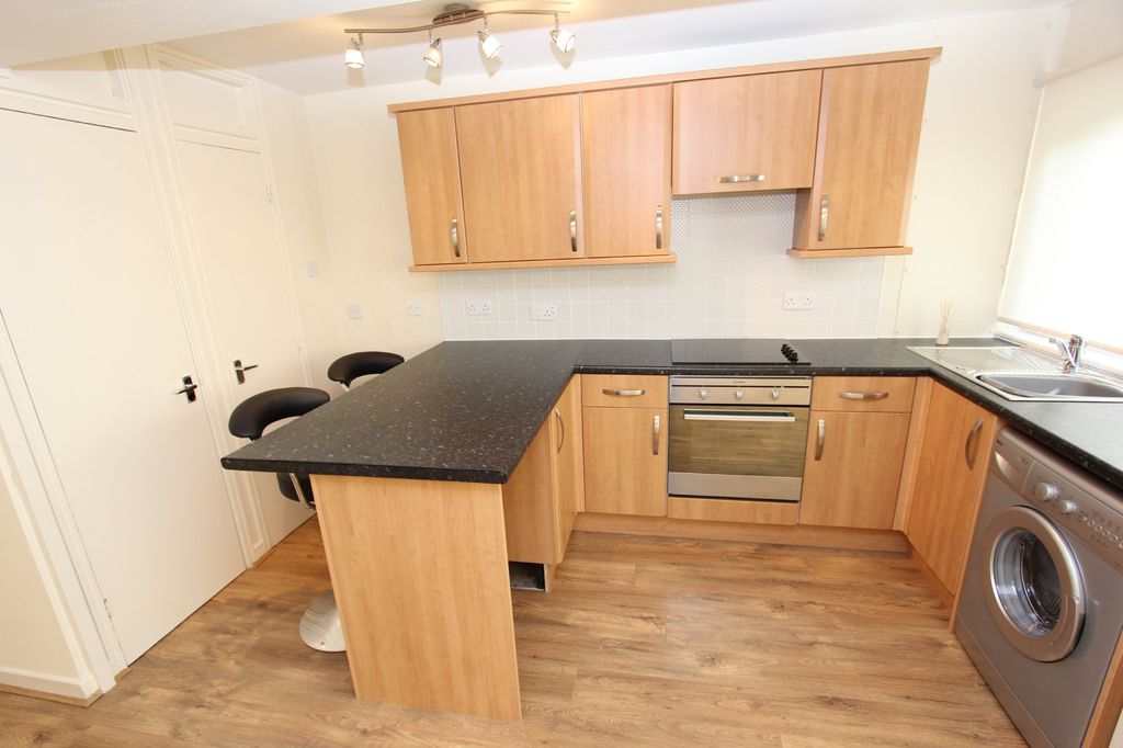 Property photo 3 of 9