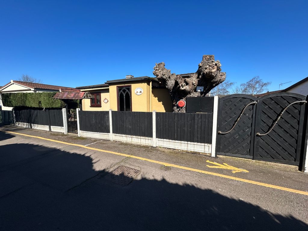 Property photo 1 of 34