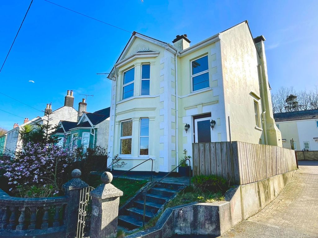 Property photo 1 of 18