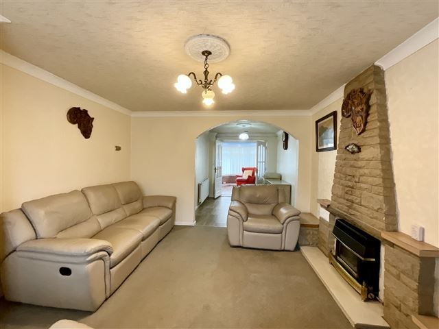 Property photo 3 of 19 Lounge/Diner