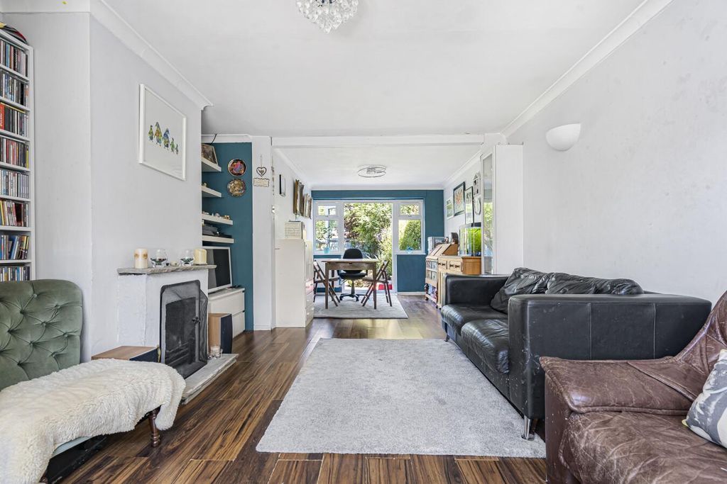 Property photo 3 of 23 3828810_Preview.Jpg