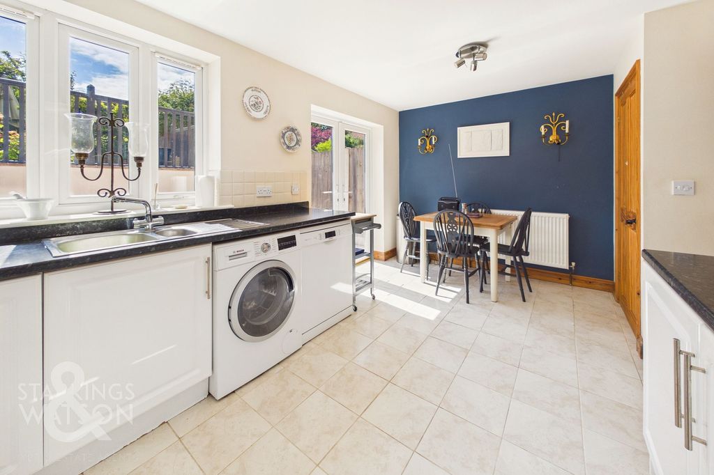 3 bed semi-detached house for saleNethergate Street, Bungay NR35 photo 4