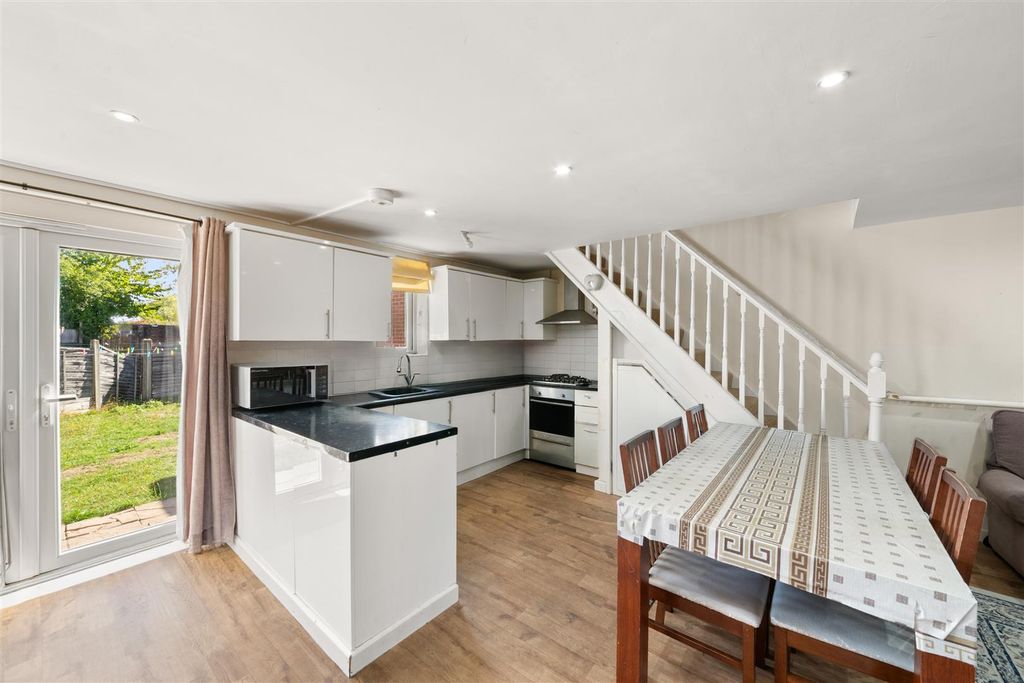 Property photo 3 of 15 2