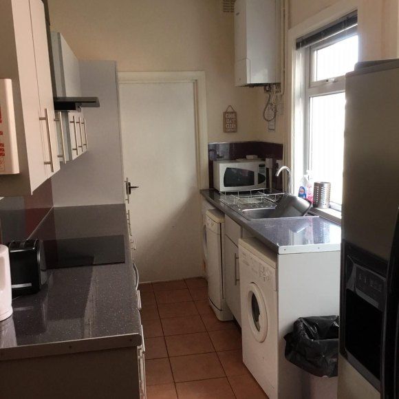 Property photo 3 of 17 Kitchen 1.Jpg