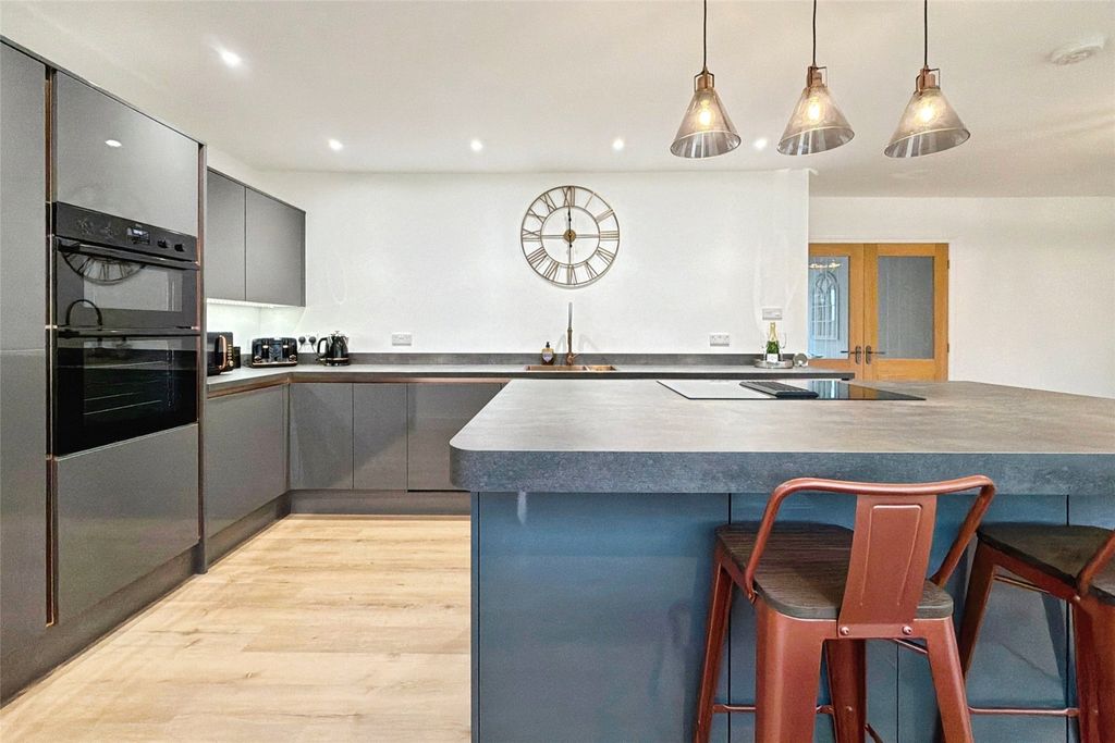 Property photo 3 of 22 Picture No. 60