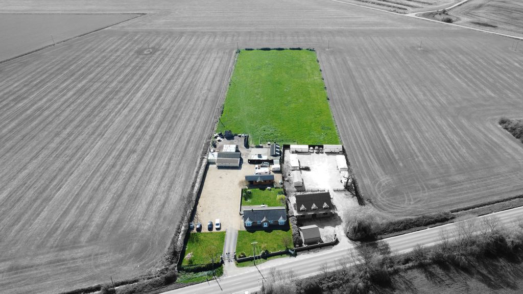 Property photo 3 of 31