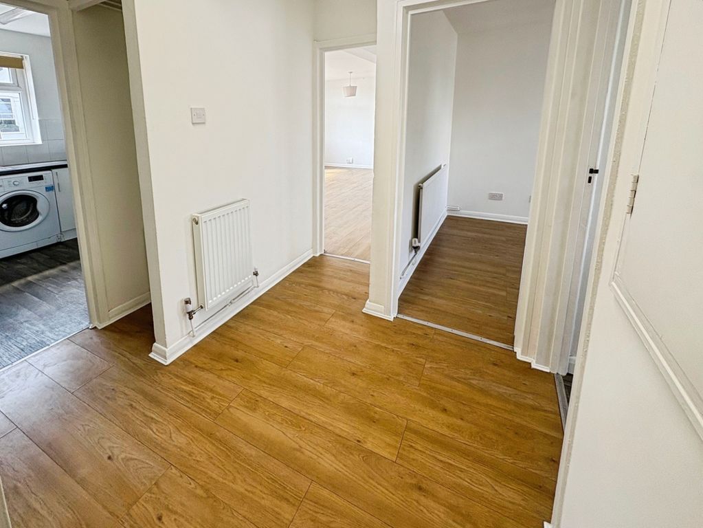 Property photo 2 of 10 Hallway