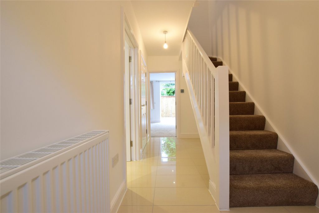 Property photo 2 of 16 Hallway