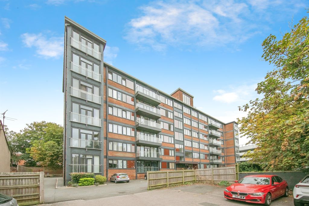 Property photo 1 of 17