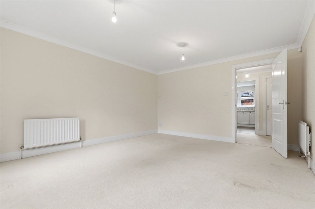 Property photo 3 of 22 Picture No. 30