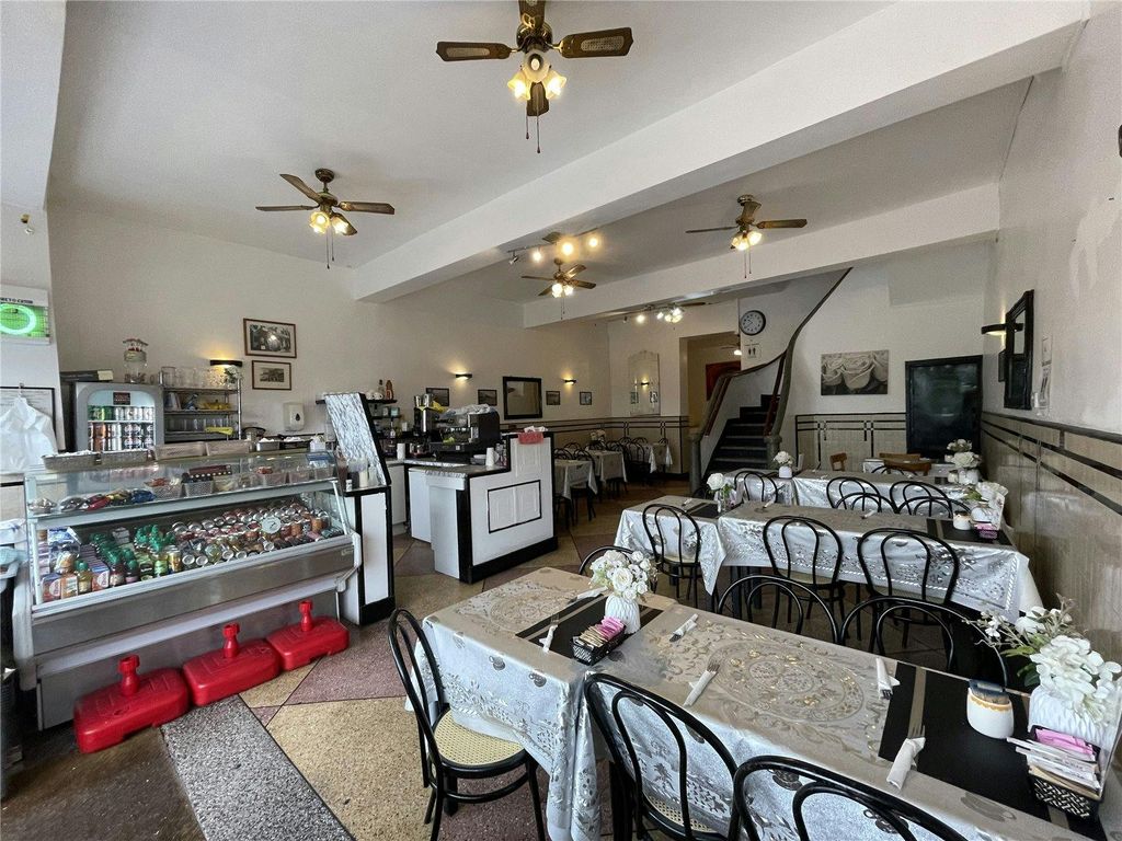 Property photo 2 of 6 Dbs150093_15.Jpg