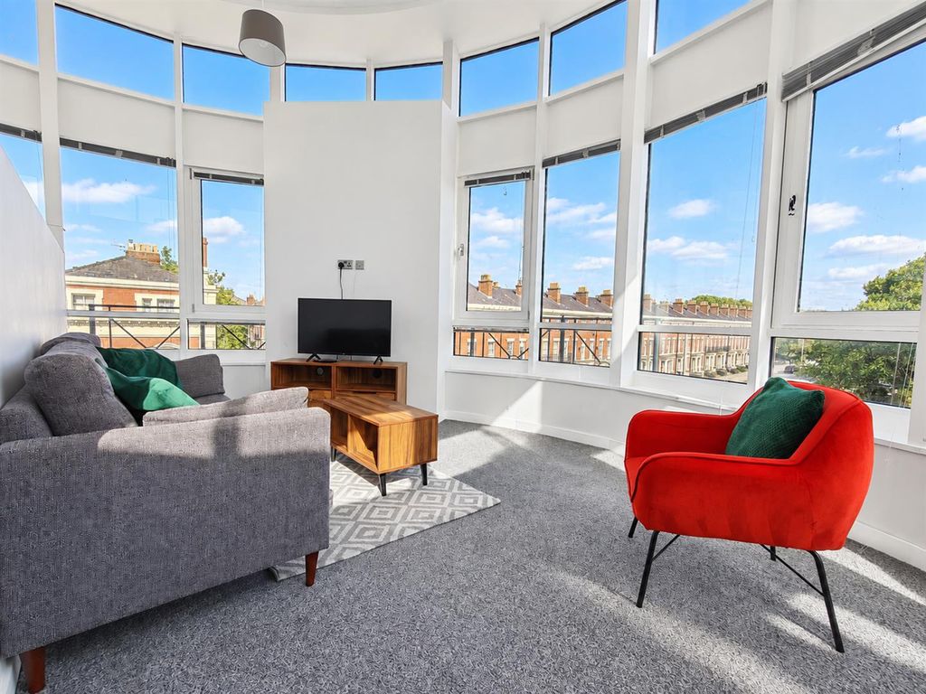 Property photo 1 of 15 Living Room
