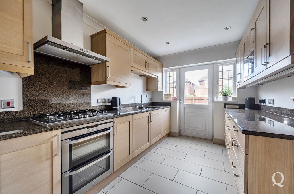 Property photo 2 of 22 dc9712Fc-c707-4c4...