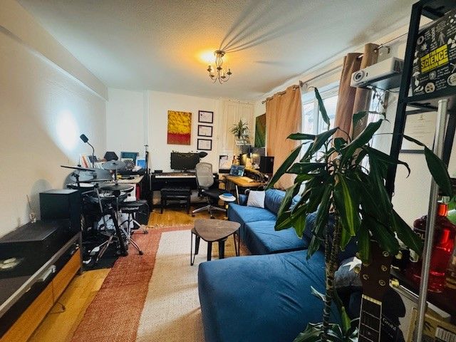 Property photo 1 of 8 Photo 7