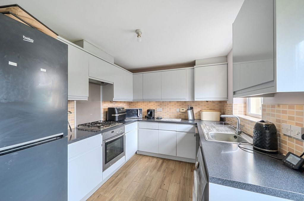 Property photo 3 of 20 1464622-9-6A06E96...