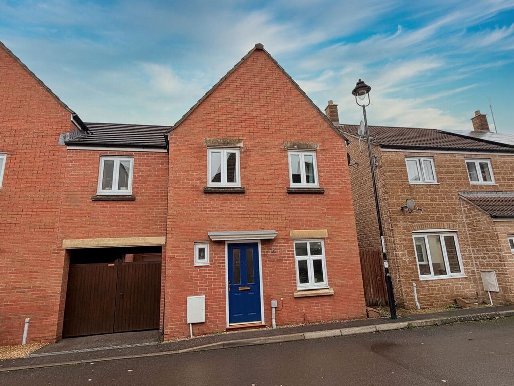 Property photo 1 of 13 Front (Exterior)