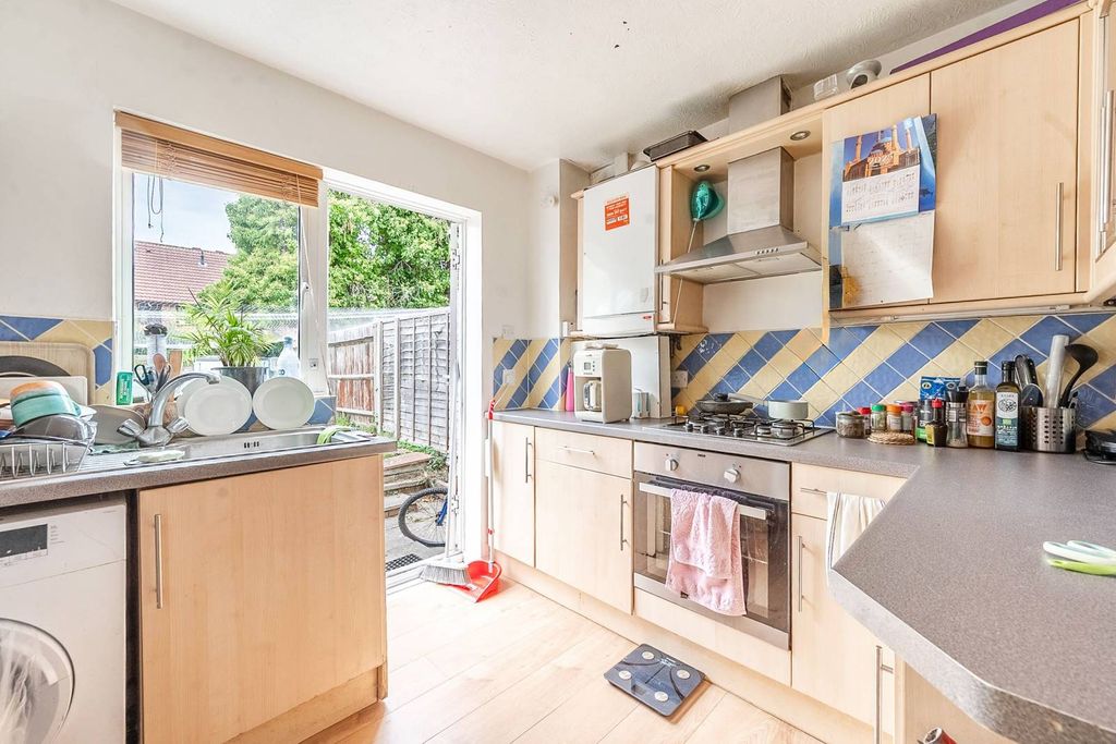 Property photo 2 of 8